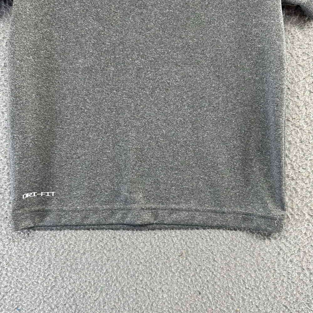 Nike Dri-Fit T-Shirt Boy Size 6 (M)  Gray Big Nike Check Logo Short Sleeve Shirt